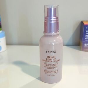 NWT 100 ml Fresh Rose Instant Hydration Mist